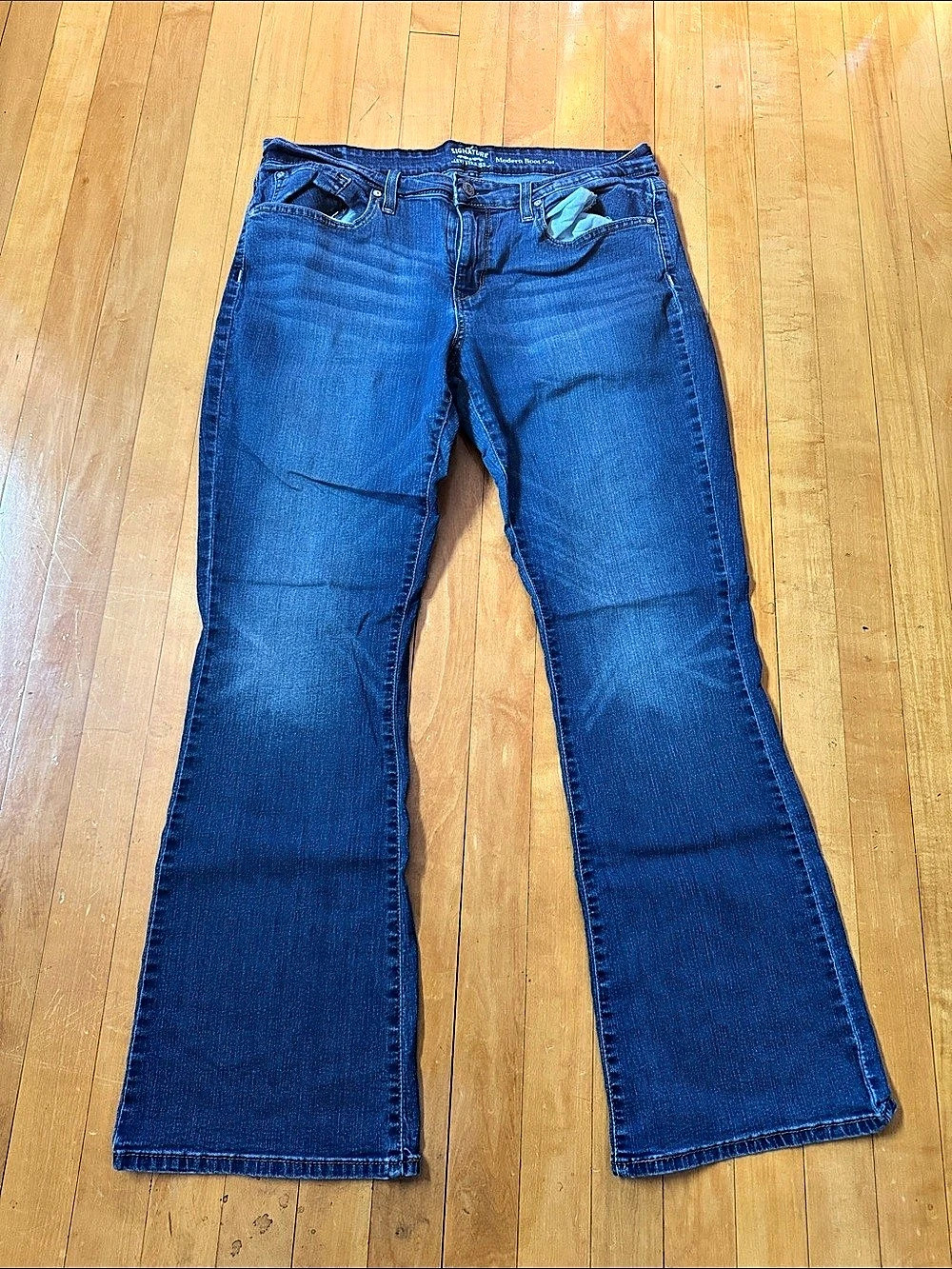 Levi's Signature Modern Boot Cut Jeans Blue women’s 18M Waist 34 Length 32